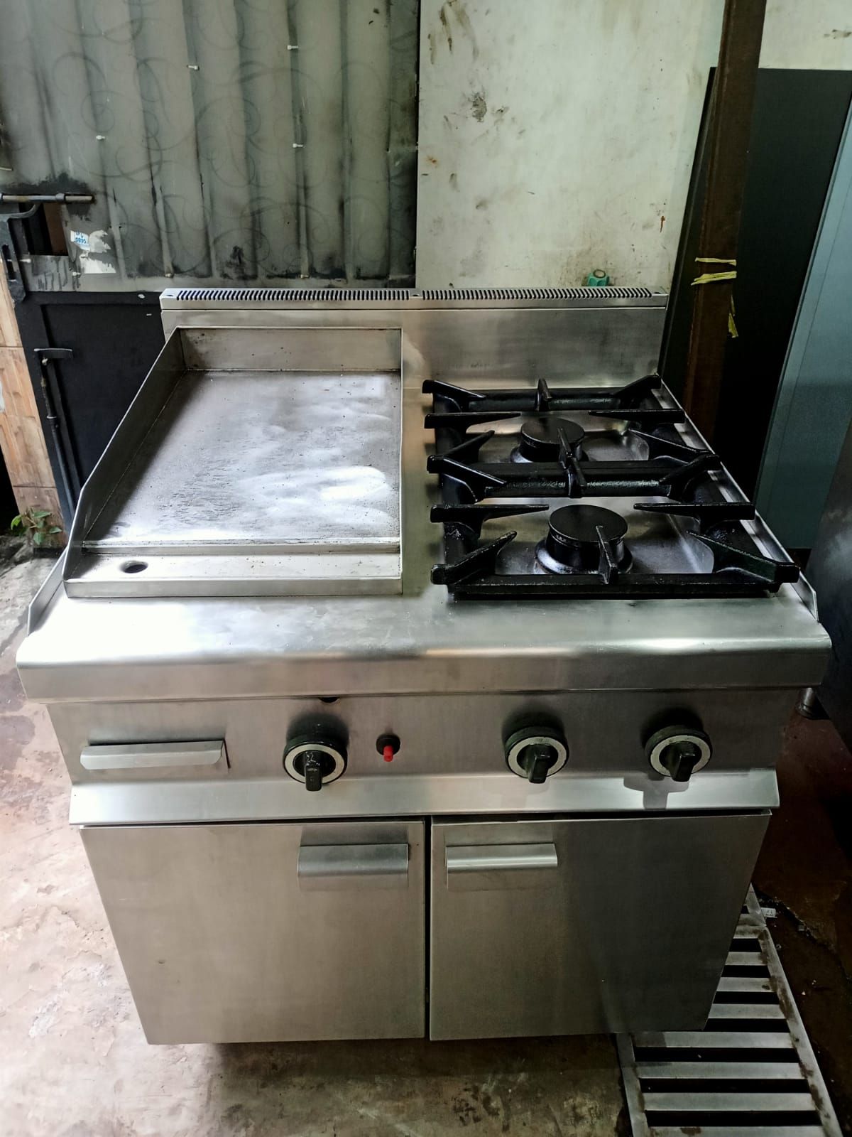 Harga Meja Display Terpercaya Di Sumedang